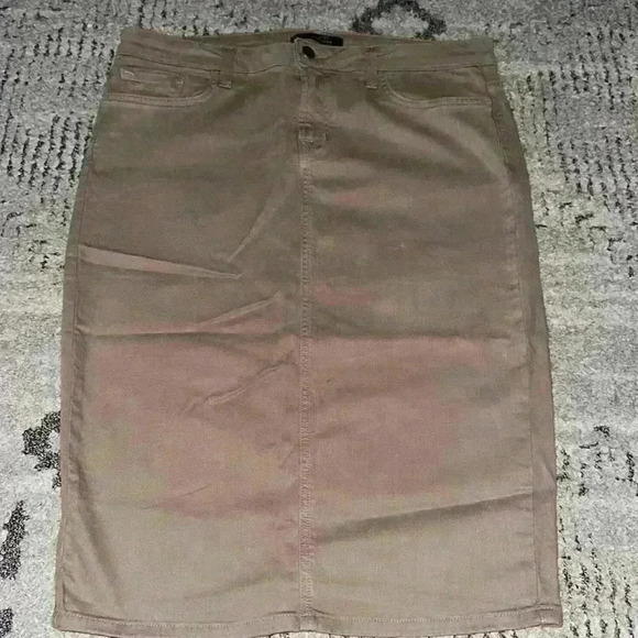 Seven two tan pencil skirt 8/10